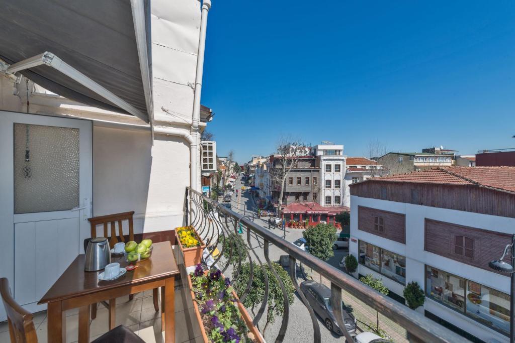 Turgut Hotel Provincia di Provincia di Istanbul Esterno foto