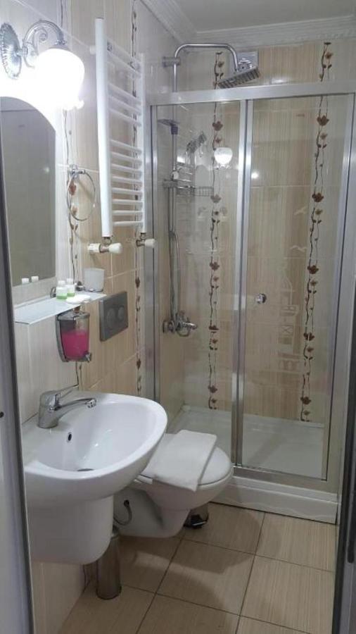 Turgut Hotel Provincia di Provincia di Istanbul Esterno foto